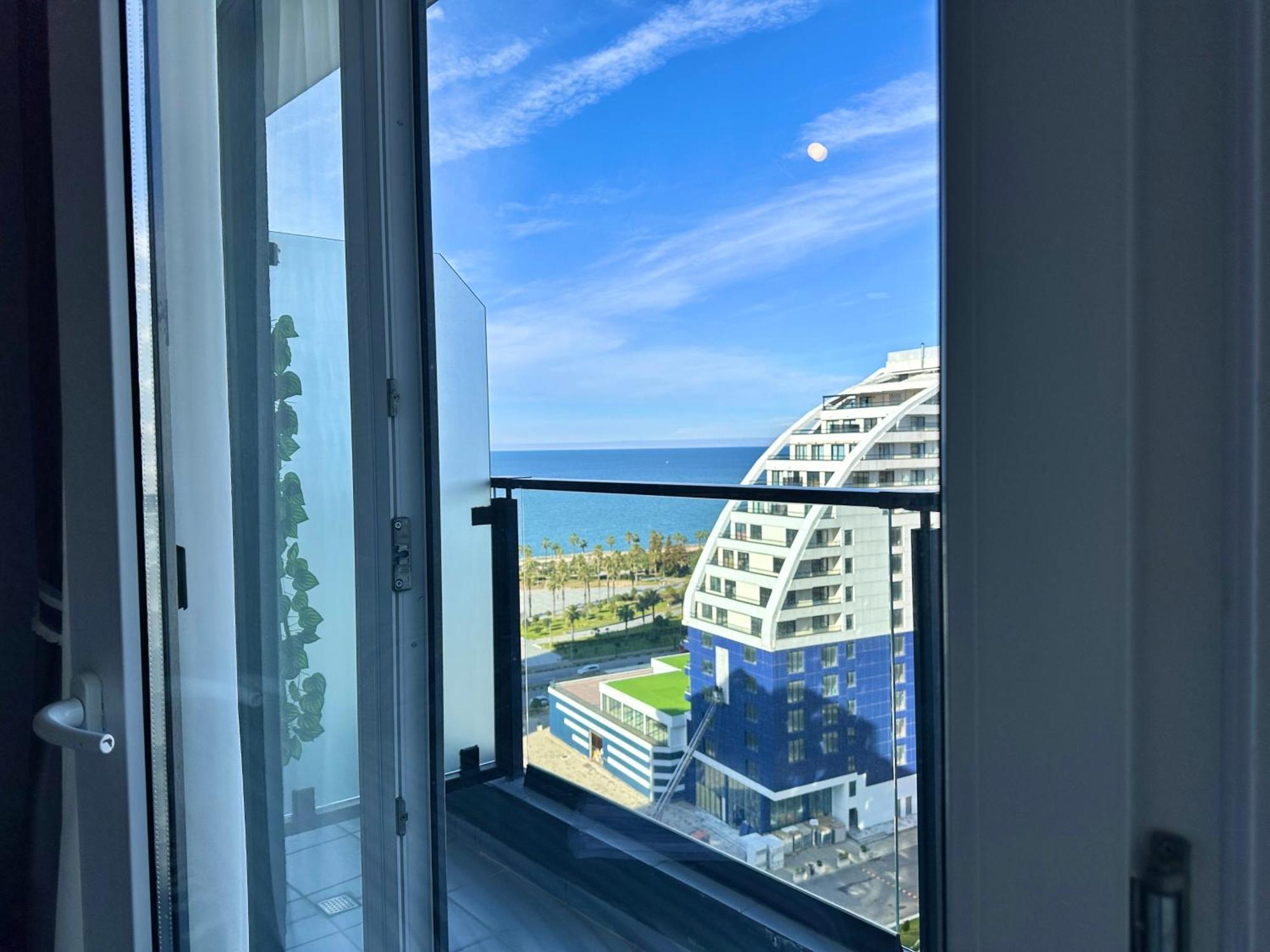 Batumi Boulevard Resort الغرفة الصورة